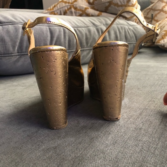 Jimmy Choo Gold Prova Leather Wedge Slingback - Picture 4 of 7